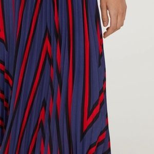 H&M Skirts - H&M pleated skirt H&M Skirts - H&M pleated skirt